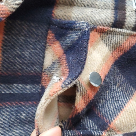 Flannel pattern Shacket - Picture 4 of 5